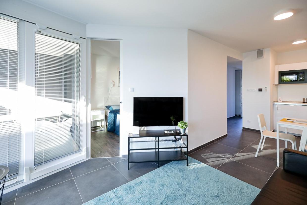 Marina Apartman Hotel Balatonszárszó Buitenkant foto