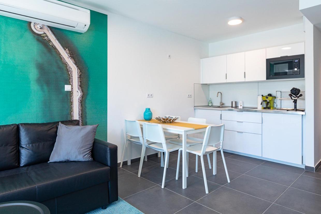 Marina Apartman Hotel Balatonszárszó Buitenkant foto