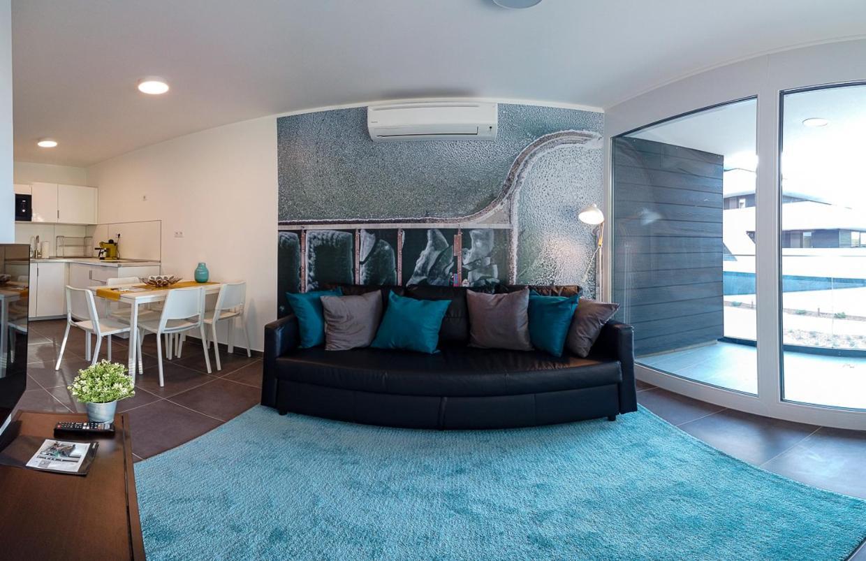 Marina Apartman Hotel Balatonszárszó Buitenkant foto